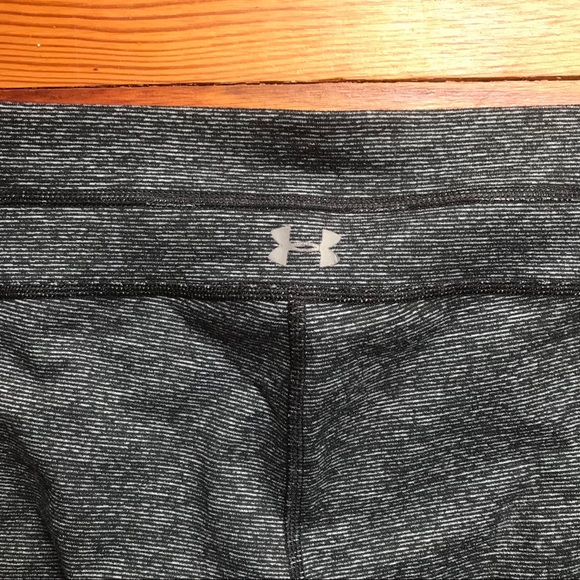 Under Armour Gray Capris Leggings, EUC, S - Picture 12 of 12